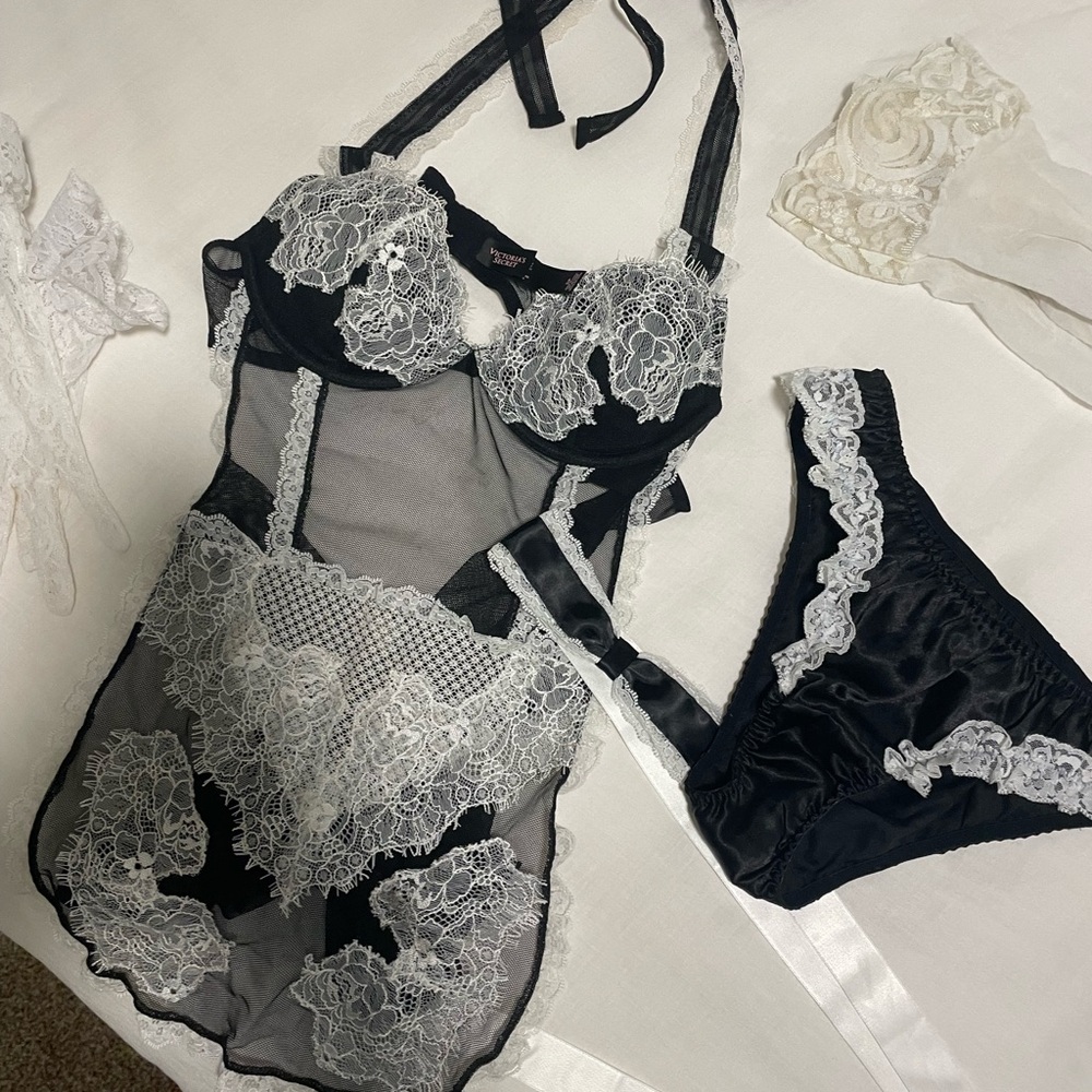 COPY - Sexy little thing Victoria Secret lingerie set (costume) French maid